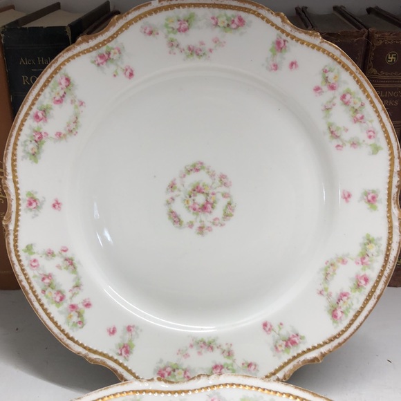 O565 George Borgfeldt 8 pc Set Dinner/Salad Plates Pink/Green with Gold Trim - Picture 3 of 6
